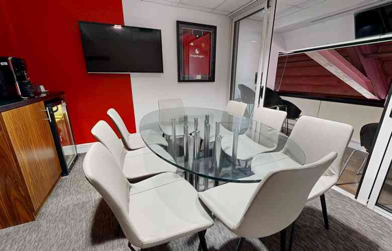 Man U Exec Boxes 8