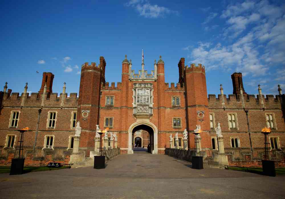 Hampton Court Palace 46808257622 O