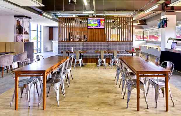 The International Bar Sheffield United Fc 45991616645 O