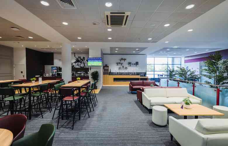 Beaumont Suite Central View (Mix Of Tables And Sofas)