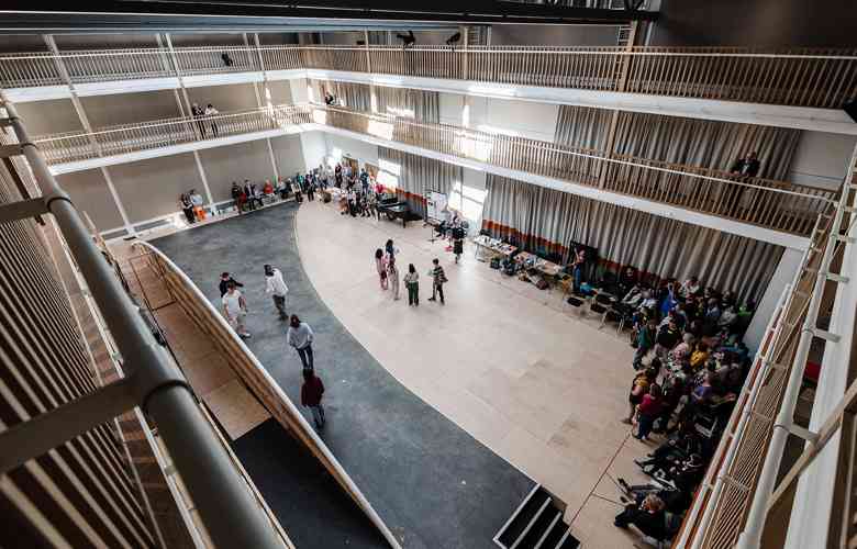 79 Gala Pre Show Julian Guidera