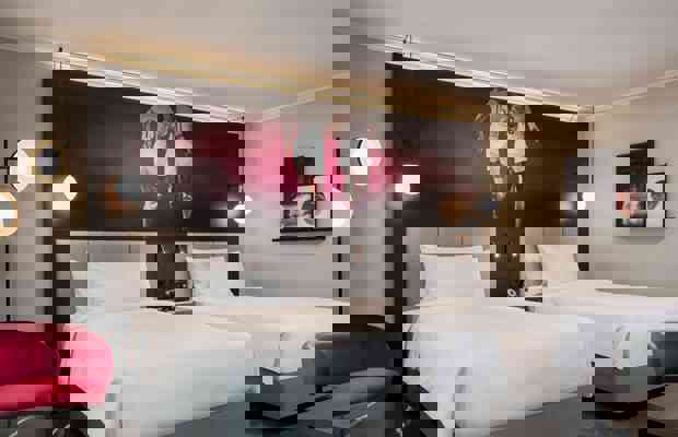 32343 Family Room 001