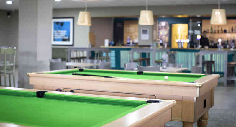 Yarnfield Bar 0196