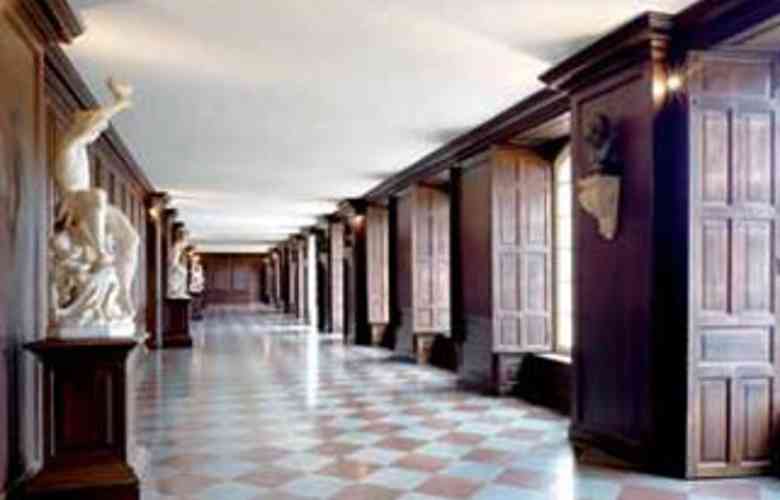 The Orangery And Privy Garden2