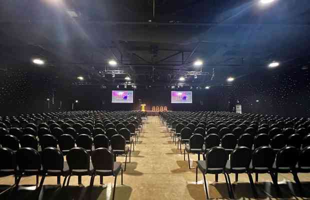 New Dock Theatre Style