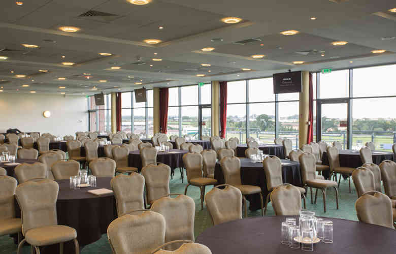 Patterson Suite Racecourse View 45923466664 O