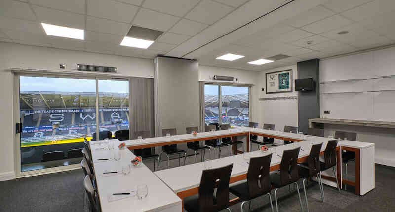 Double Executive Box (2)