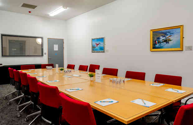 Comet Room 4