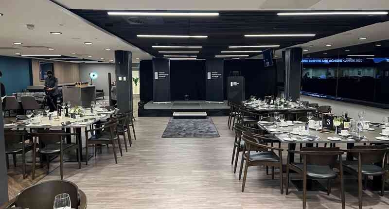 Stage And Set Longside Lounge