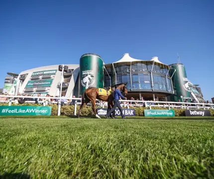 Aintree Exterior 45923410104 O