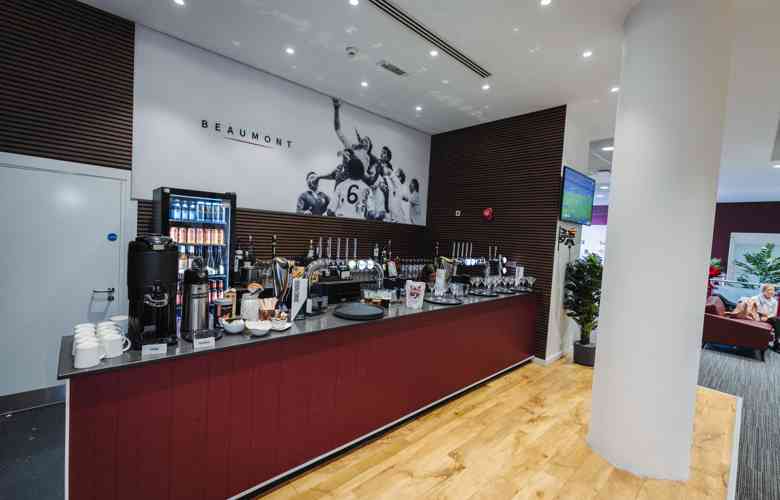 Beaumont Suite Bar (Tea And Coffee Station)