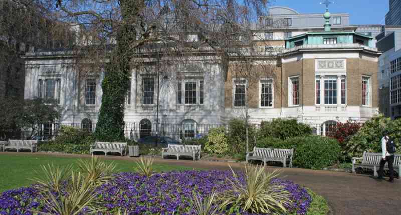 Trinity House+Gardens(Med)