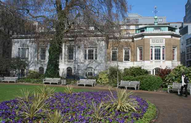 Trinity House+Gardens(Med)